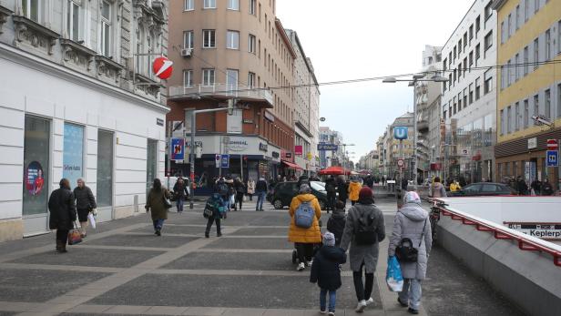 Wiener Einkaufsstraßen: Innen Aufbruch, außen Abbruch