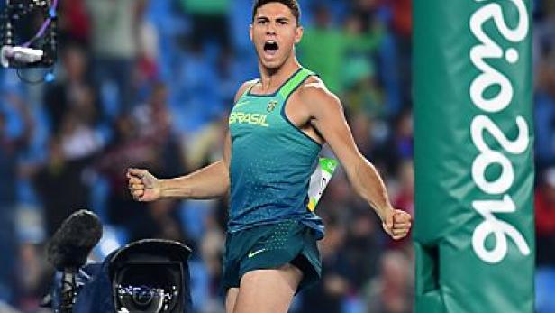 Ein brasilianischer Athlet jubelt bei den Olympischen Spielen in Rio 2016.