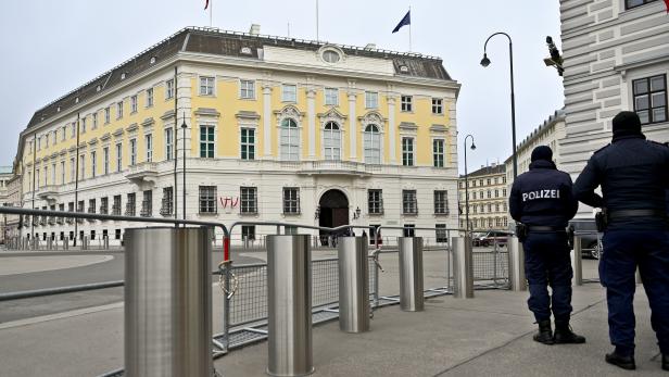 Schredder-Affäre: Verfahren gegen Kanzleramt-Mitarbeiter eingestellt