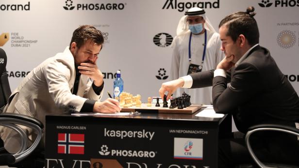 Schach: Magnus Carlsen gewinnt abermals und steht vor dem Sieg