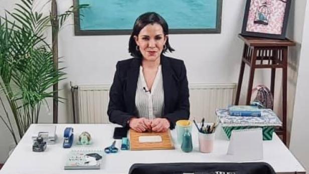 Aida Loos parodiert Köstinger: "Die nächsten drei Kanzler werden entscheidend sein"