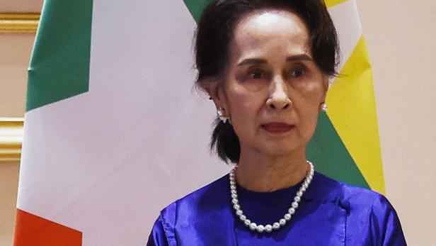 Junta in Myanmar halbiert Haftstrafe gegen Suu Kyi