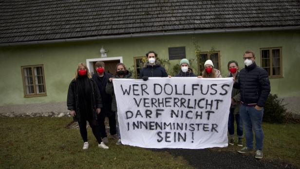 SJ aus NÖ protestierte vor Dollfuß-Museum