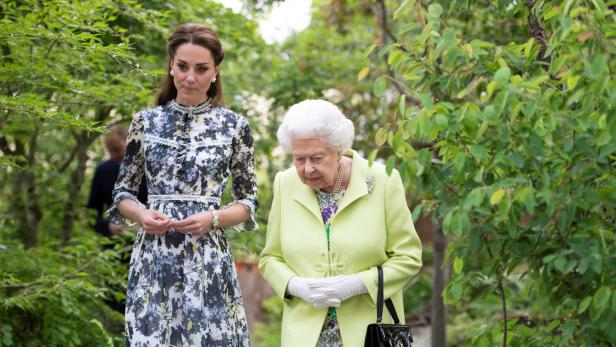 Herzogin Kate und Queen Elizabeth II