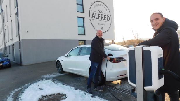 Das ALFRED in St. Pölten setzt auf Photovoltaik und Elektro-Autos