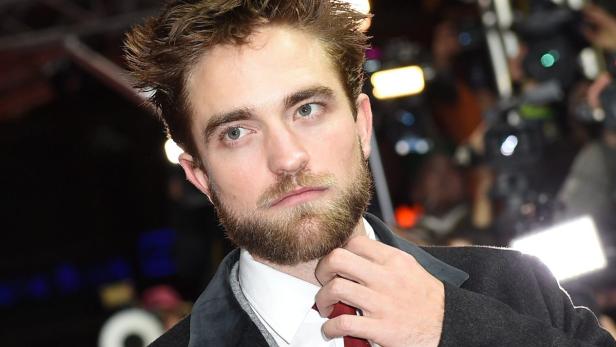 Die Vampir-Saga &quot;Twilight&quot; verhalf Robert Pattinson zu Weltruhm. Privat litt der Edward Cullen-Darsteller aber unter seinem plötzlichen Erfolg. In einem Interview gestand Pattinson jetzt, damals ein gravierendes Alkoholproblem gehabt zu haben.