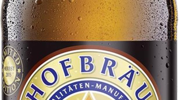 Eine Flasche Hofbräu Kaltenhausen Spezial Maroni Style Bier.