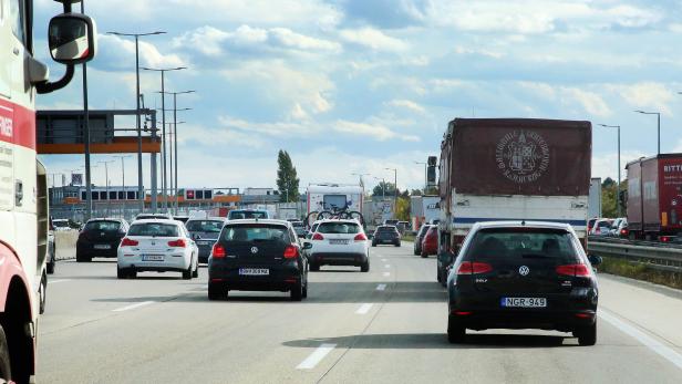 Nicht nur zu Weihnachten ein Problem: Österreichweit fehlen 8.000 Lkw-Fahrer