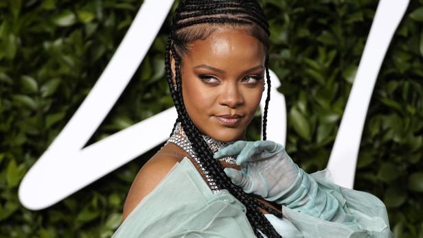 Rihanna: Fans lachen weltweit über ihre Berliner Wachsfigur