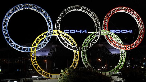The Olympic rings are seen in front of the airport of Sochi, the host city for the Sochi 2014 Winter Olympics April 22, 2013. Picture taken April 22, 2013. REUTERS/Alexander Demianchuk (RUSSIA - Tags: SPORT OLYMPICS CITYSCAPE)