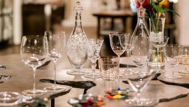 "Glasgespräche": Von Lieblingsgläsern und Glasgeboten