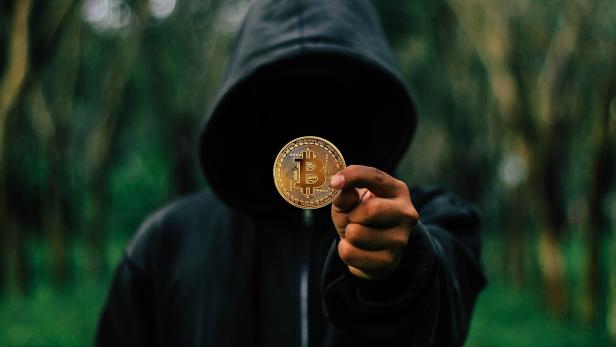 Magier und Rapperin sollen hinter bisher größtem Bitcoin-Raub stehen