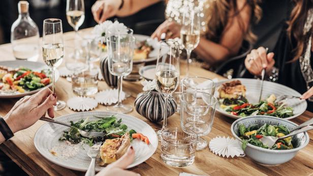 Sekt als Speisebegleiter: Kann man Schaumwein zum Essen trinken?