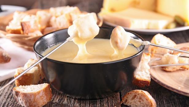 Warum der Käse-Experte von Weißwein im Fondue abrät