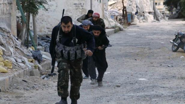 Kämpfer der Freien Syrischen Armee in Aleppo – in der Defensive und abgeschnitten von Versorgung