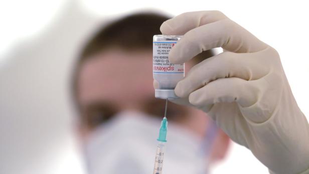 Sorge vor Varianten: Sollen angepasste Impfstoffe rascher zugelassen werden?