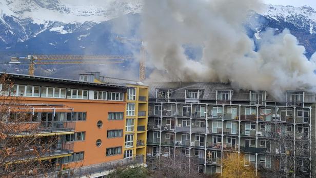 Brand in Innsbruck: Zwei Etagen von Wohnhaus evakuiert