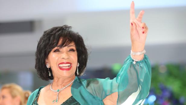 Glamour, Glanz und "Goldfinger": Dame Shirley Bassey wird 85