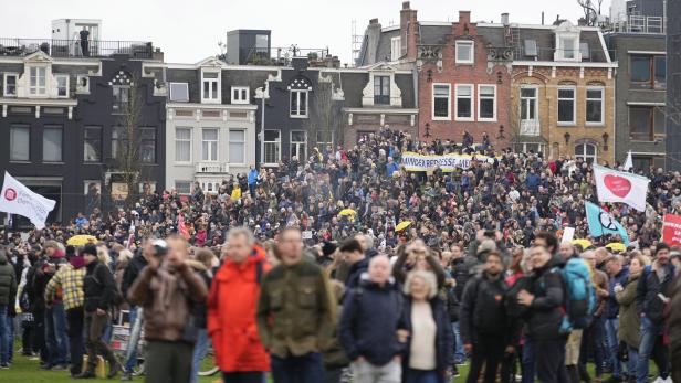 Banned anti-lockdown protest in Amsterdam
