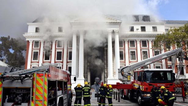 Feuer im Parlament: Nach und nach verbrennt Kapstadts Altstadt