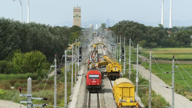 Viel Neues bei der Bahn:  870 Millionen Euro auf Schiene