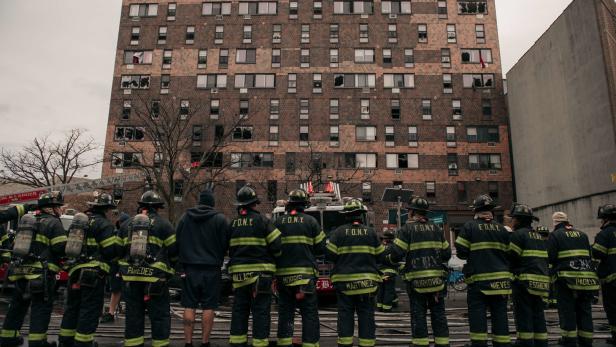 US-BRONX-APARTMENT-BUILDING-FIRE-LEAVES-DOZENS-INJURED
