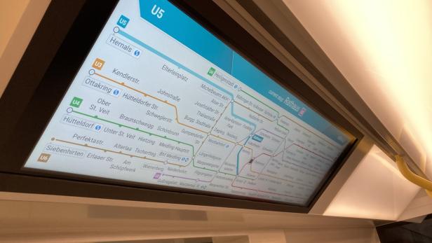 Neues System in den Waggons: Echtzeit-Info über der U-Bahn-Türe