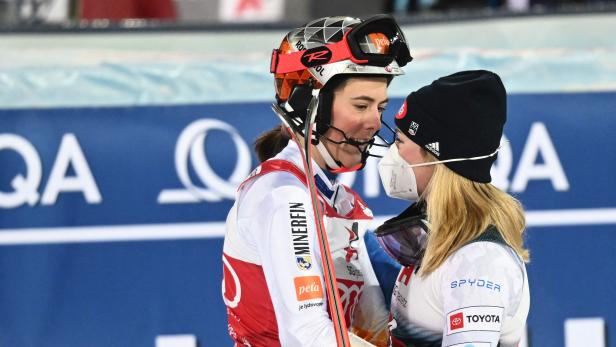 Großer Sport: Petra Vlhova tröstet Mikaela Shiffrin