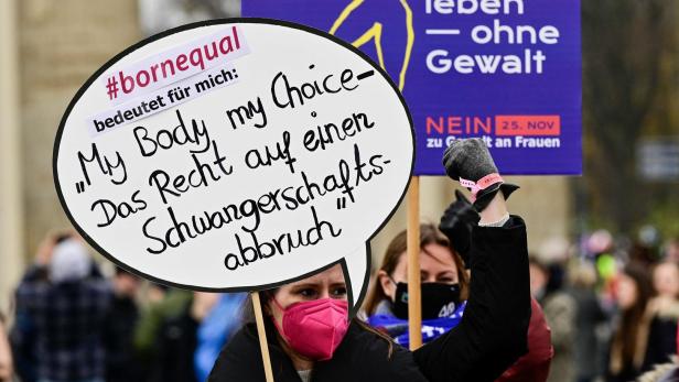 GERMANY-WOMEN-SOCIAL-DEMONSTRATION Abtreibungsbefürworterinnen bei einer Demo