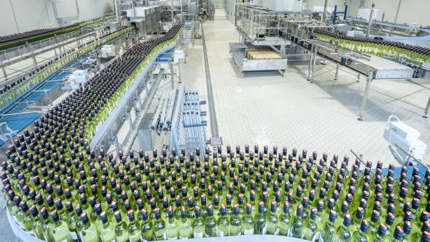 Neue Abfüllanlage bei Winzer Krems schafft 15.000 Flaschen