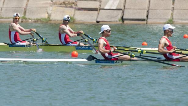 epa03725480 Austrian Paul Sieber (2-R) and Bernhard Sieber (R) compete at a men&#039;s double scull qualifying round during European Rowing Championship held in Seville, southern Spain, 31 May 2013. The European Rowing Championship runs until 02 June. EPA/RAUL CARO