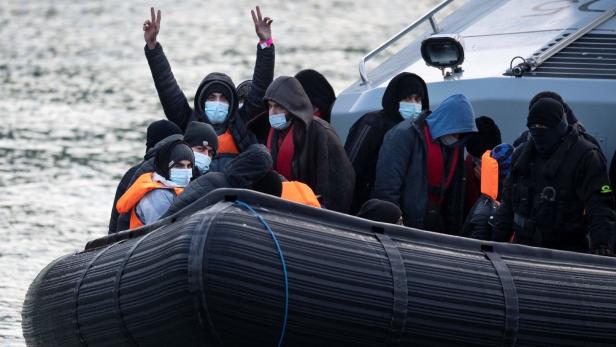 Migranten im Ärmelkanal zwischen Frankreich und Großbritannien