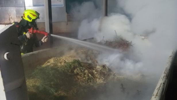 Heiße Asche führte zu Brand im Wertstoffsammelzentrum in Krems