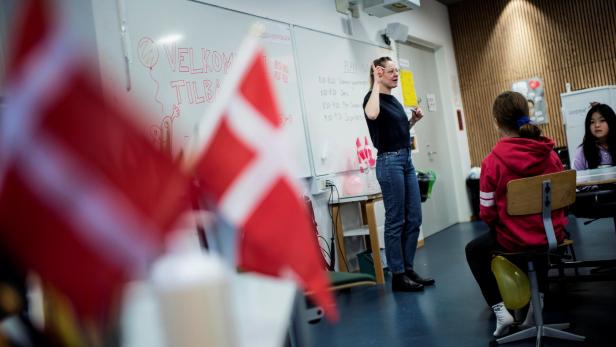 Die Schulen in Dänemark wurden nach den Weihnachtsferien normal geöffnet - trotz der Rekordinzidenz von knapp 6000 bei Kindern.