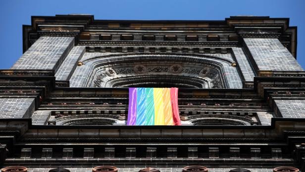 Katholisch und queer: 125 Mitarbeitende der deutschen Kirche outen sich