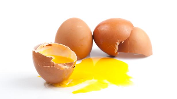 Nervenkitzel: So haben Sie Eier garantiert noch nie geschält