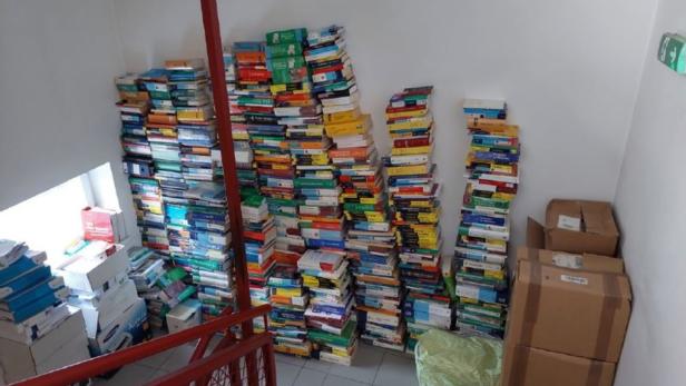 Mehr als 2.000 Bücher wurden sichergestellt