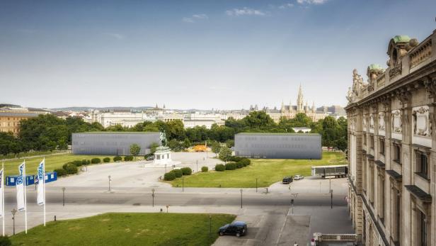 Blick über den Heldenplatz in Wien mit dem Reiterstandbild Prinz Eugens und der Hofburg im Hintergrund.