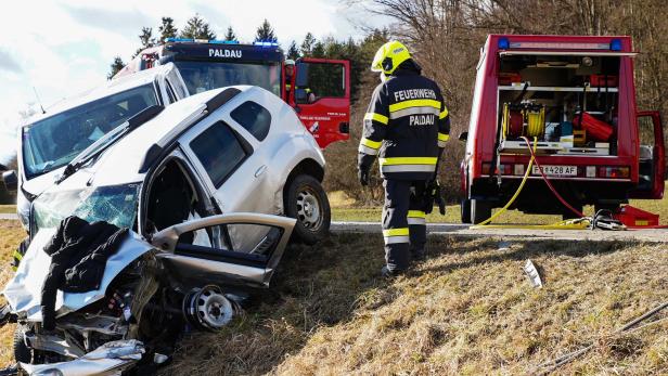 Sechs Verletzte nach Unfall mit fünf Fahrzeugen in der Steiermark
