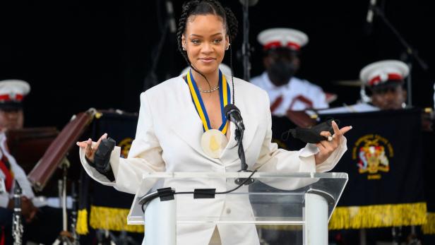 Rihanna schwanger: Sängerin erwartet erstes Kind - und zeigt nackten Babybauch