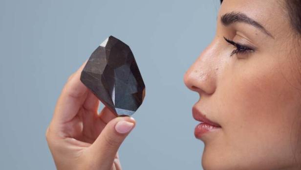 Schwarzes Unikat: Der Diamant „Enigma“ soll schätzungsweise 7 Mio. US-Dollar einbringen.