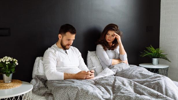 #cheating: Fragwürdiger TikTok-Trend erobert das Netz