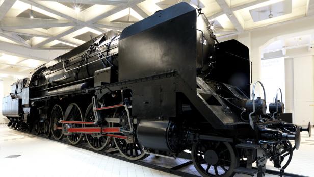 Ein Highlight im TMW ist die größte Lok, die je in Österreich gebaut wurde: Mit ihren 2.700 PS brachte es die 12.10 aus dem Jahr 1936 auf die Rekordgeschwindigkeit von 154 km/h 