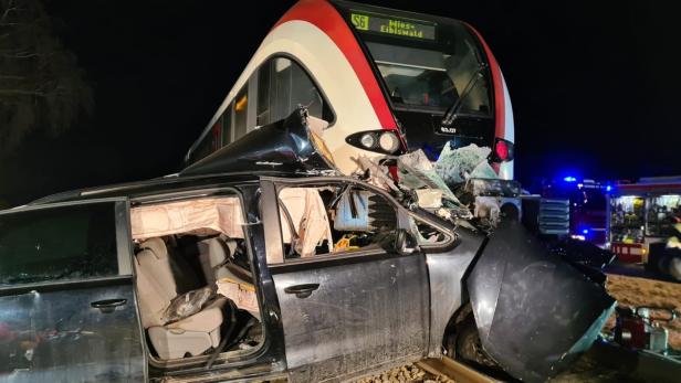 Pkw gegen Zug in der Steiermark: 20-Jähriger wurde getötet