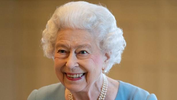Erste Fotosession als Königin: Palast teilt besondere Aufnahme Elizabeths in jungen Jahren