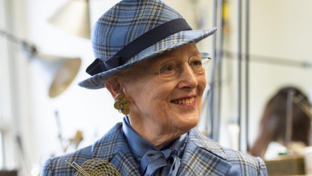 Urlaub abgesagt: Dänische Königin Margrethe positiv auf Coronavirus getestet