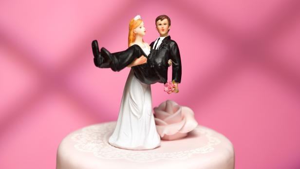 Frisch verheirateter Mann reicht noch auf Hochzeit Scheidung ein