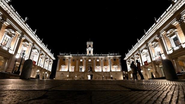 Protest gegen hohe Energiepreise - Italiens Städte drehen Lichter ab