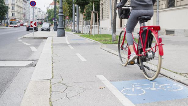 Streit im Straßenverkehr: Radfahrer mit Schusswaffe bedroht