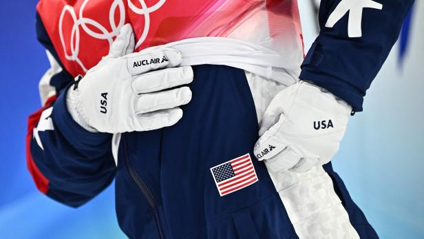 Ein Detail der Olympia-Bekleidung des US-amerikanischen Freestyle-Skiing Teams in Peking 2022.